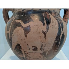 Attic red-figured amphora